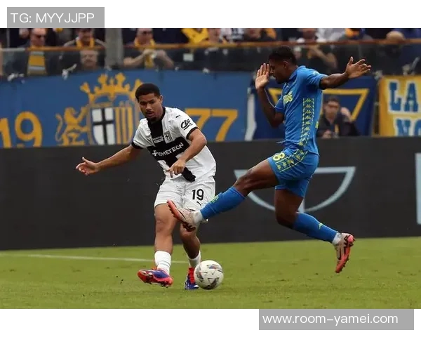 里奇女友年长十岁在国米对尤文比赛中艳压群芳引发热议